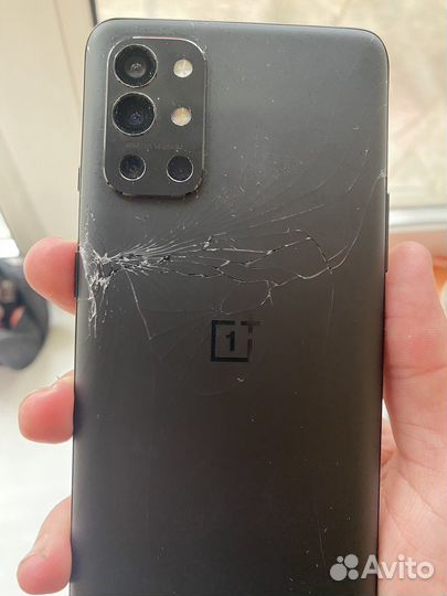 Телефон OnePlus 9R