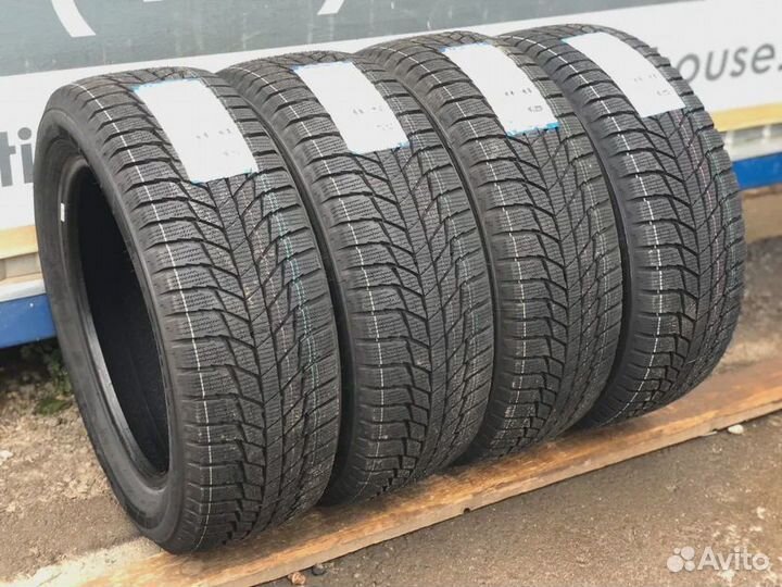 Triangle PL01 215/50 R17 95R