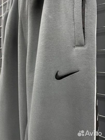 Флисовые спортивные штаны Nike