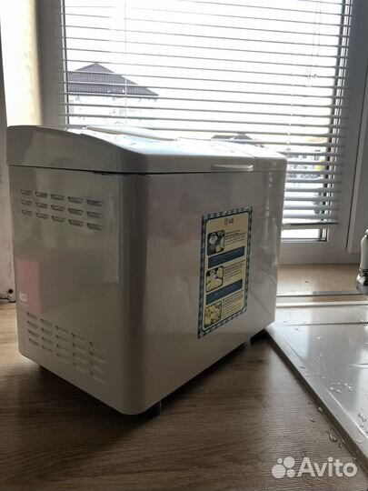 Хлебопечка LG HB-151JE