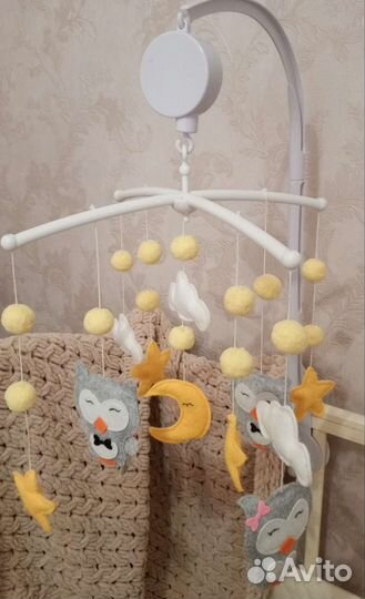 Мобиль на кроватку из фетра