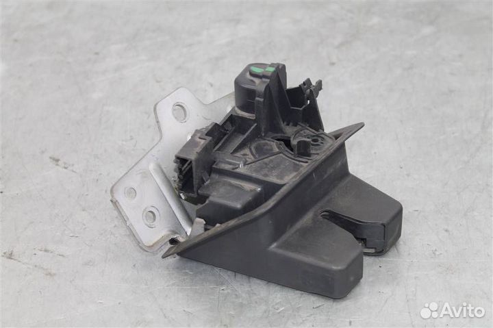 Замок багажника Volvo XC90 2014-2019