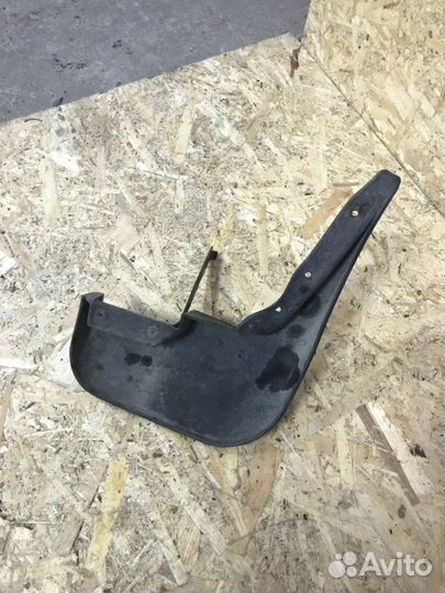 Брызговик передний левый Ford Transit TT9 2008