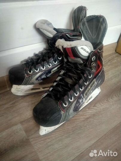 Хоккейные коньки bauer vapor x100 р.39