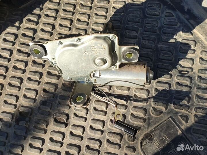 Задний моторчик стеклоочистителя Фольксваген