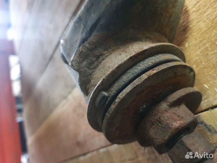 Б/У Б/У Рычаг передний нижний L TLC120 toyota Land