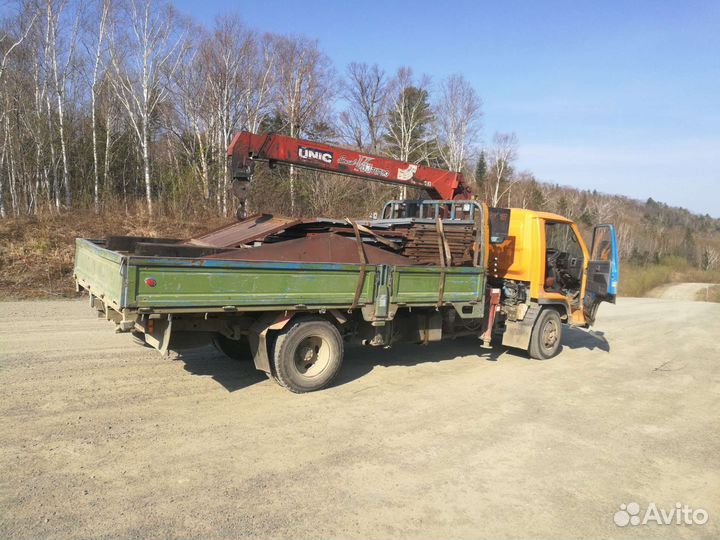 Грузовик с манипулятором