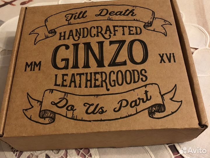 Кожаная обложка для паспорта в упаковке