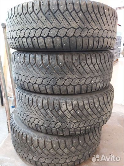 Continental Conti4x4WinterContact 215/60 R17