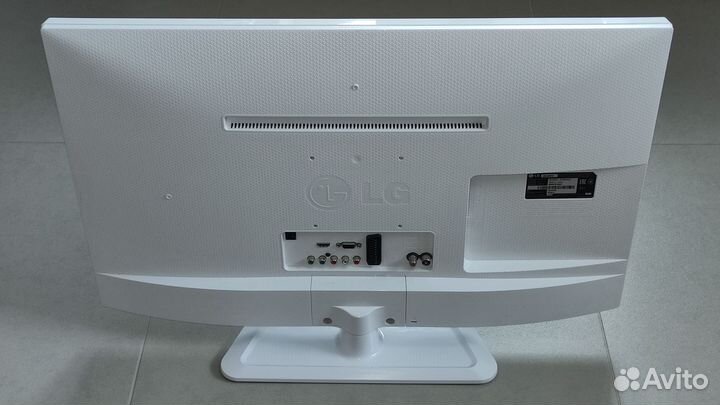 Корпус белого телевизора 29