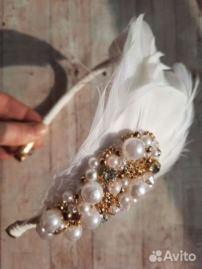 Ободки с перьями,жемчугом, перламутром и кристалл