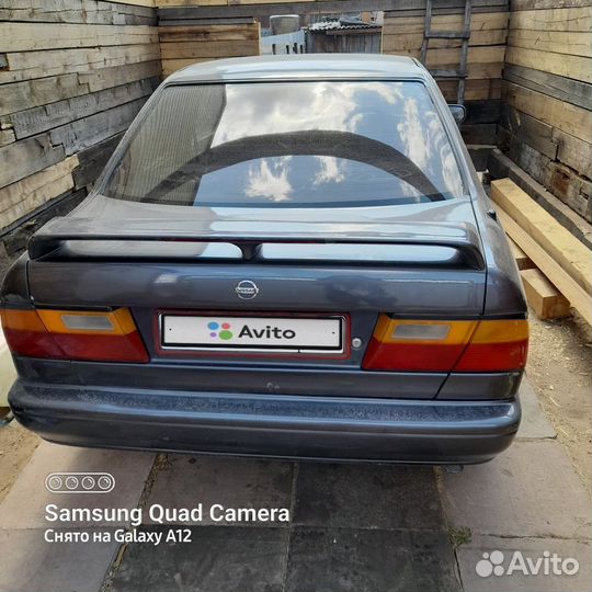 Nissan Primera 1.8 AT, 1990, битый, 40 000 км
