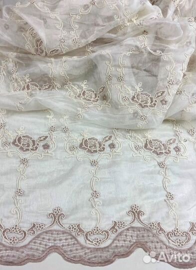 Ткань вуаль с вышивкой