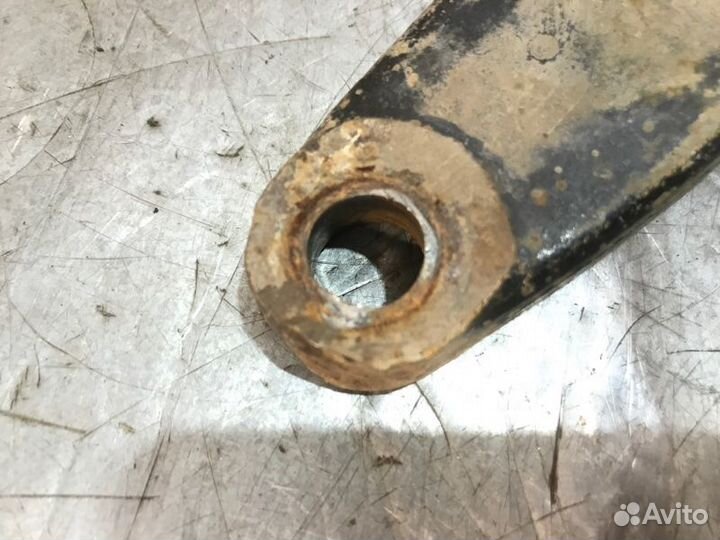 Рычаг подвески передний правый Citroen C4 хетчбек