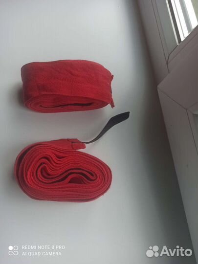 Боксерский шлем, перчатки, кистевые бинты