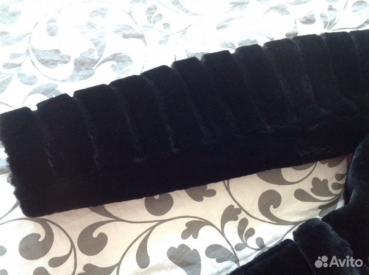 Шуба мутоновая с капюшоном лазерная обработка