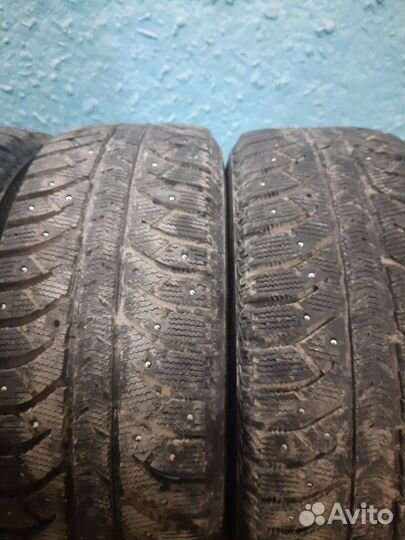 Bridgestone Ice Cruiser 7000 215/60 R16 99H