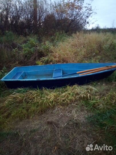 Пластиковая лодка малютка