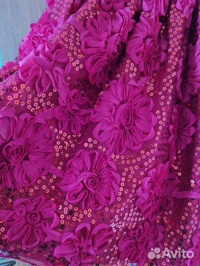 Платье для девочки на 5,6 лет