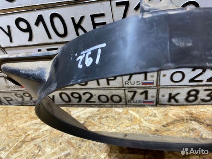 Диффузор вентилятор Mitsubishi Pajero 3D 1989