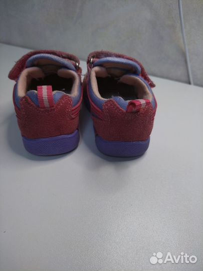 Кроссовки для девочек