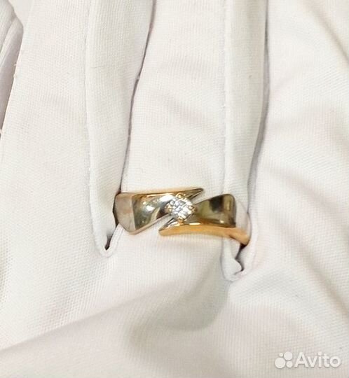 Золотое кольцо с фианитом 18,5р