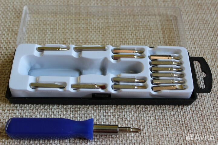 Отвертка с насадками