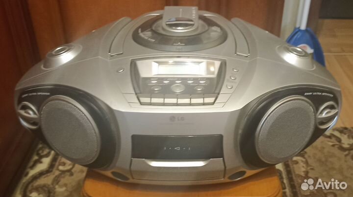 CD MP3 магнитола LG (бумбокс)