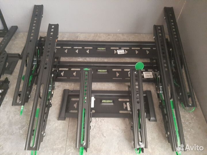 Наклонный кронштейн для телевизора