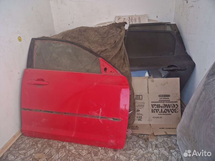 Передняя правая дверь мазда 3 бк хетчбек