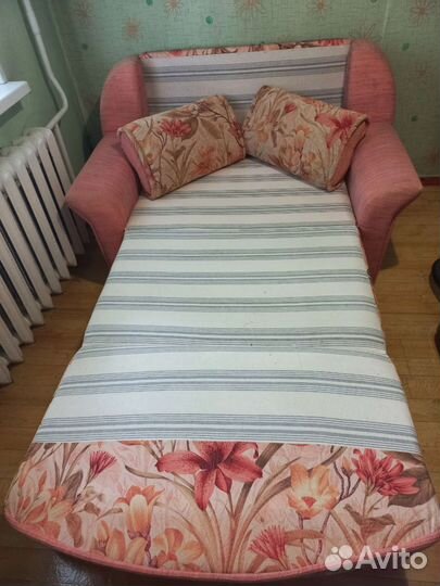 Млогабаритный диван