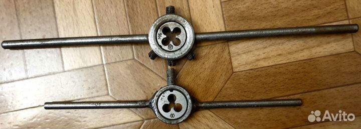 Плашкодержатели с плашкой. СССР