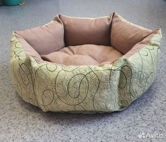 Лежанки новые подходят для питомцев до 10кг