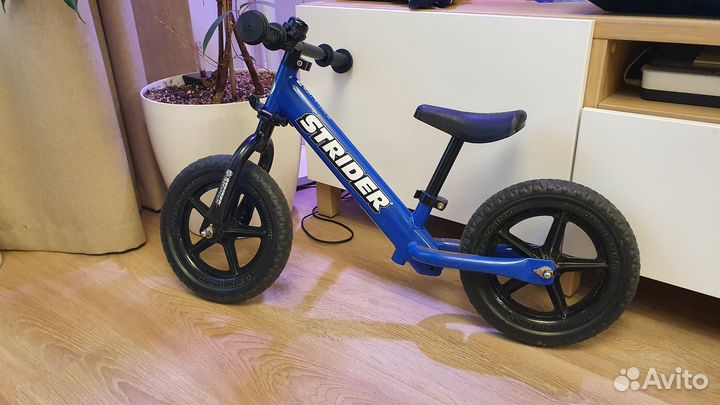 Беговел Strider classic синий