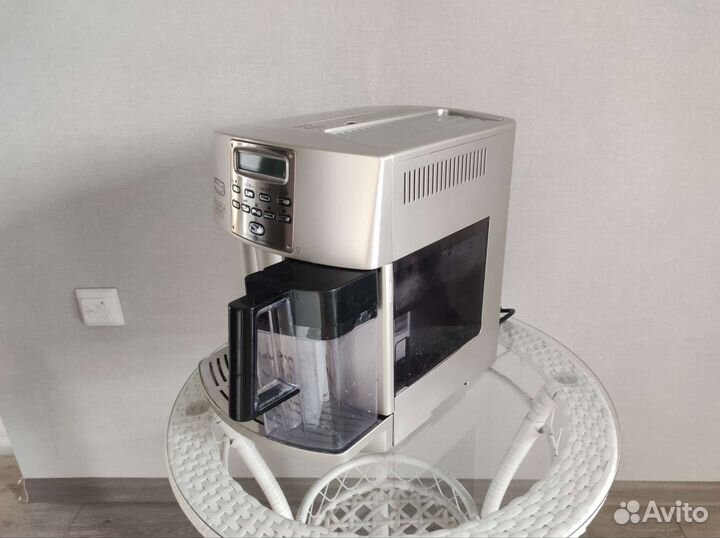 Кофемашина DeLonghi Magnifica