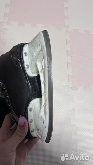 Коньки хоккейные