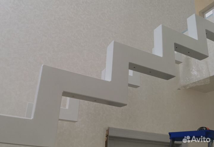 Лестница на металлическом каркасе