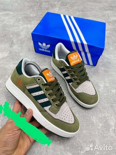 Кроссовки adidas