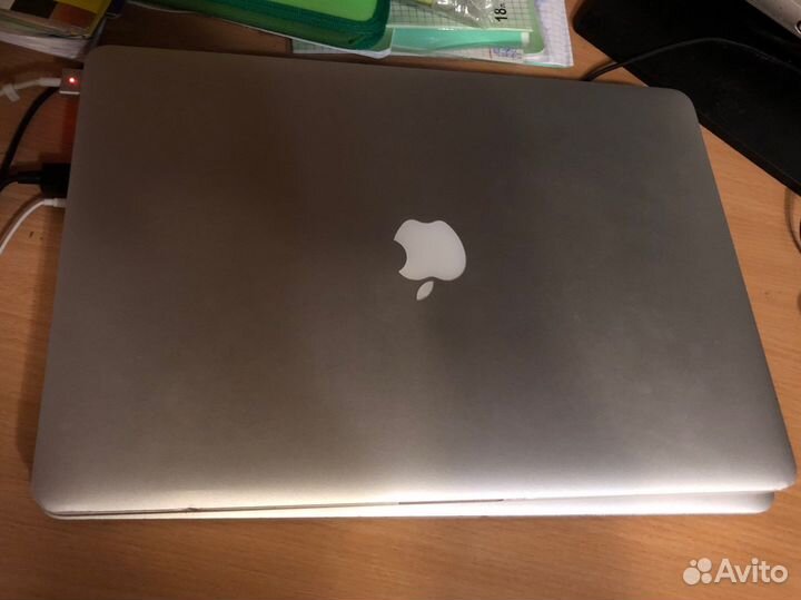 Macbook Pro 15 2015 i7 ssd 2TB 16gb radeon r9
