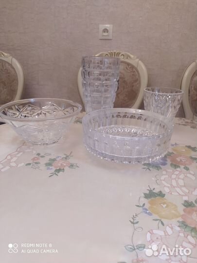 Хрустальные вазочки. Витринное хранение