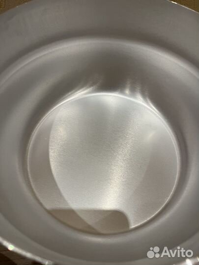 Новая алюминиевая кастрюля