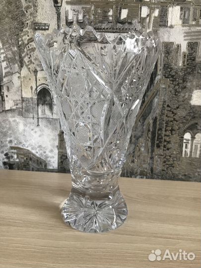Ваза для цветов хрустальная