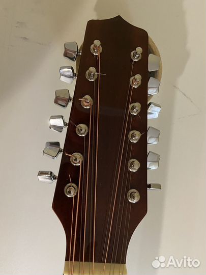 Продаю 12-ти струнную гитару 