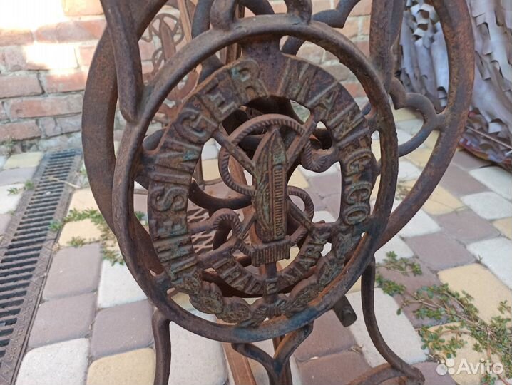 Станина швейной машинки Zinger