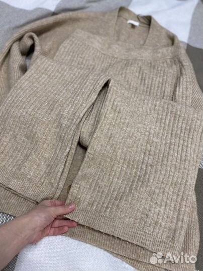 Костюм теплый H&M песочного цвета