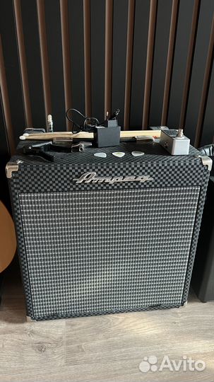 Басовый комбоусилитель Ampeg RB-108