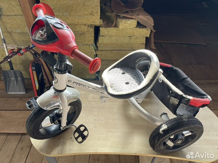 Детский трехколесный велосипед