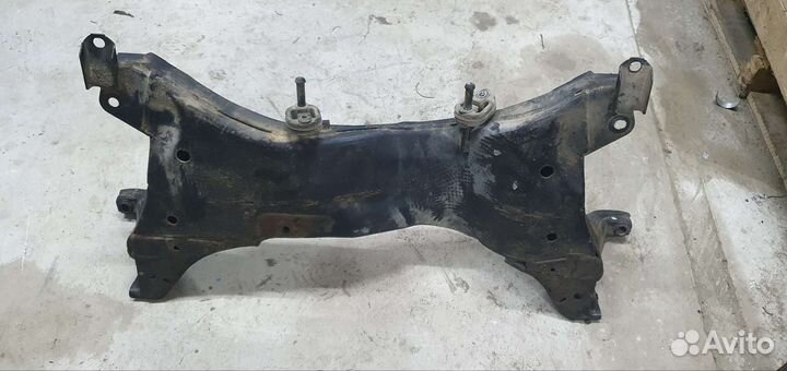 Подрамник lancer 9