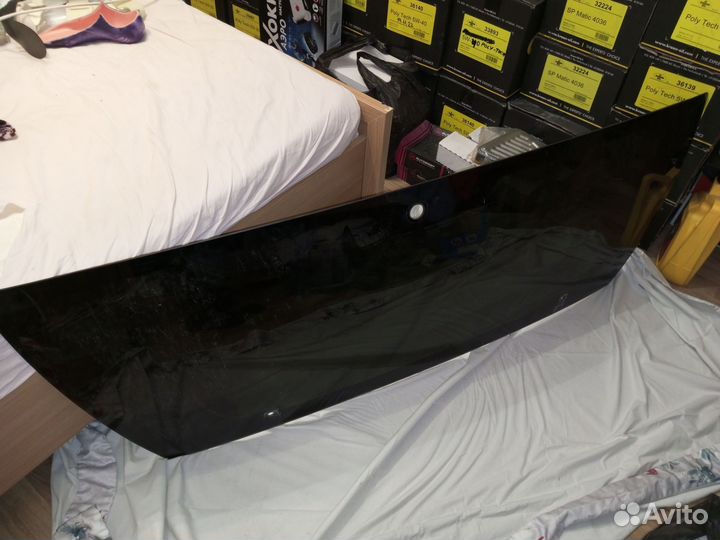 Заднее стекло Lincoln Navigator 2