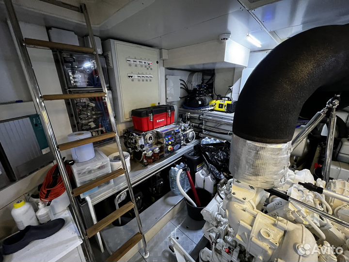 Ferretti Yachts 780